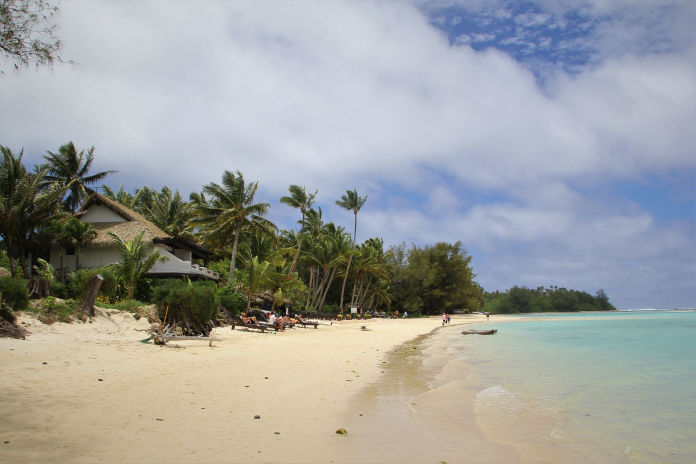 Rarotonga Cook Inseln Strand mit Palmen